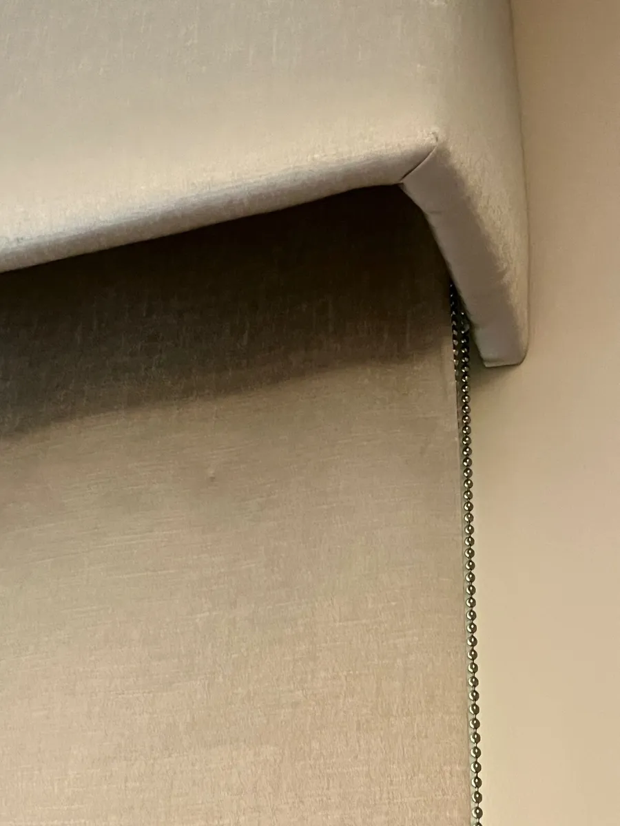 PELMET AND AUSTRIAN BLIND - Image 4