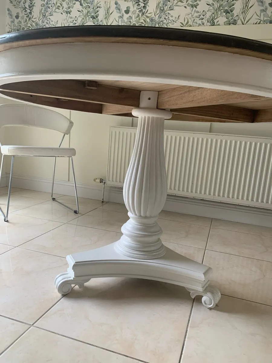 French style table (chairs included) - Image 3