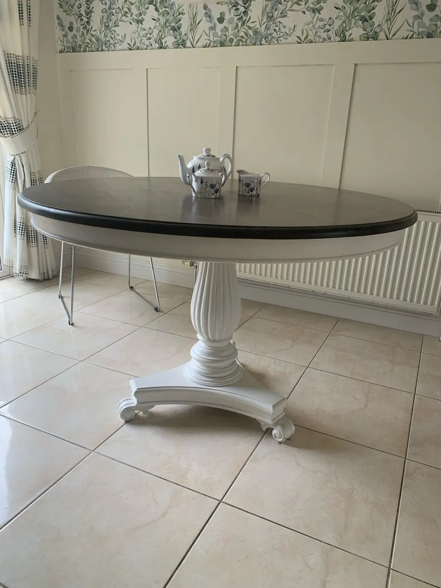 French style table (chairs included) - Image 2