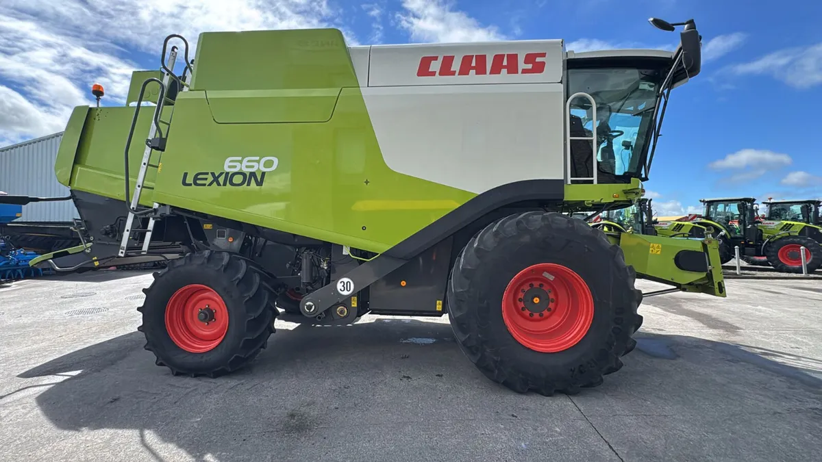 Lexion 660 - Image 1