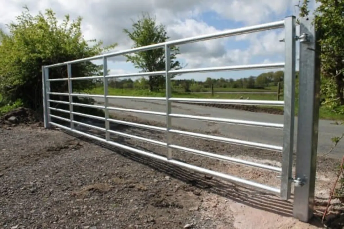 Field gates