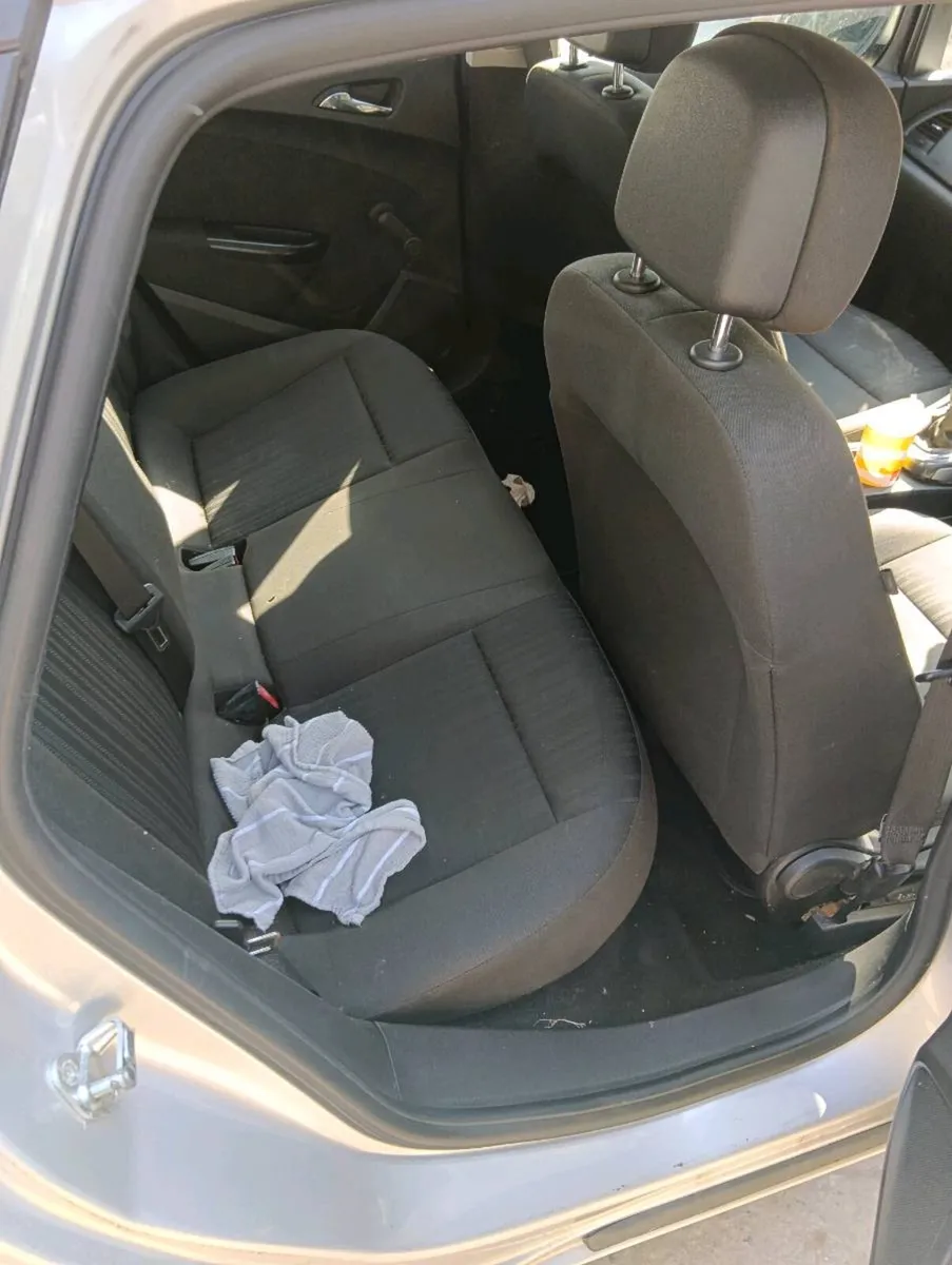 Breaking Opel astra 2011 1.3cdti - Image 3