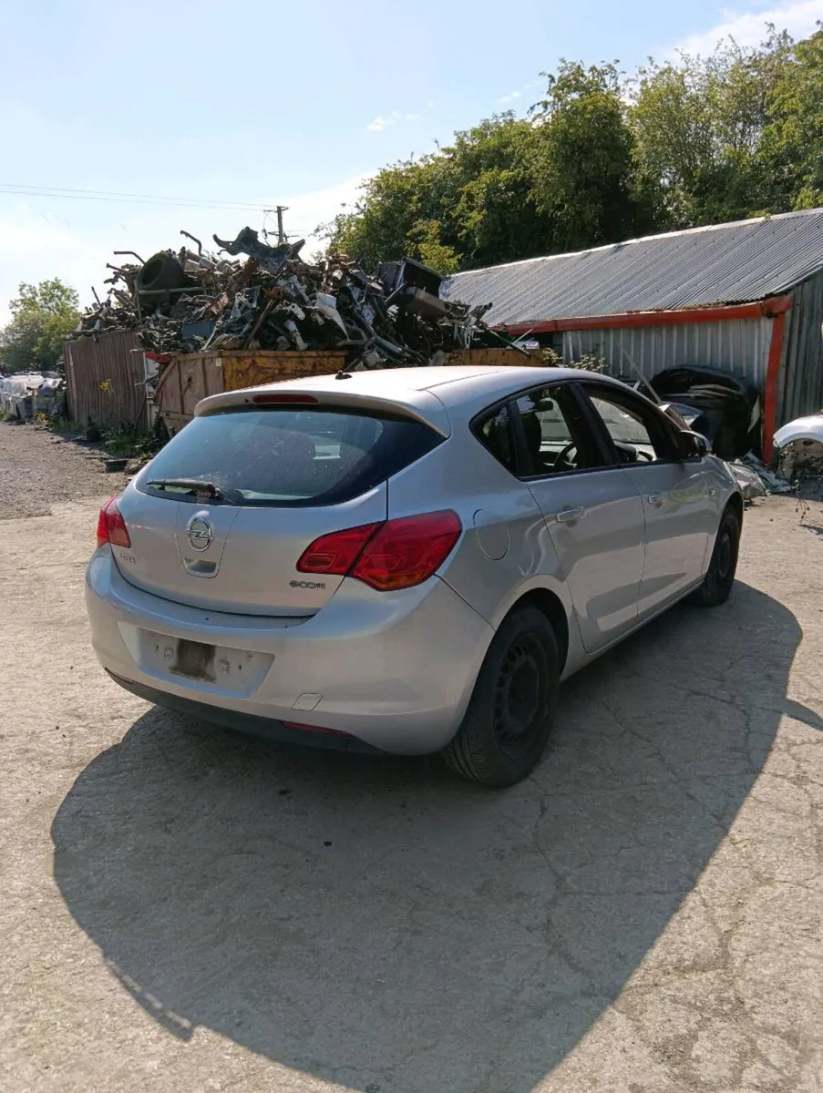 Breaking Opel astra 2011 1.3cdti - Image 4