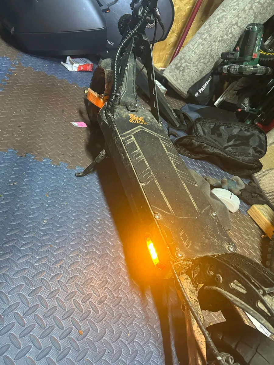 Kukirin g2 pro scooter - Image 4