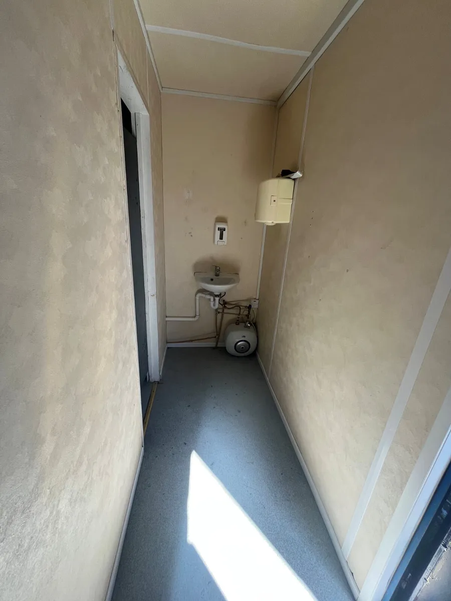 Toilet block -14x8ft - Blue -  161459-6 - Image 2