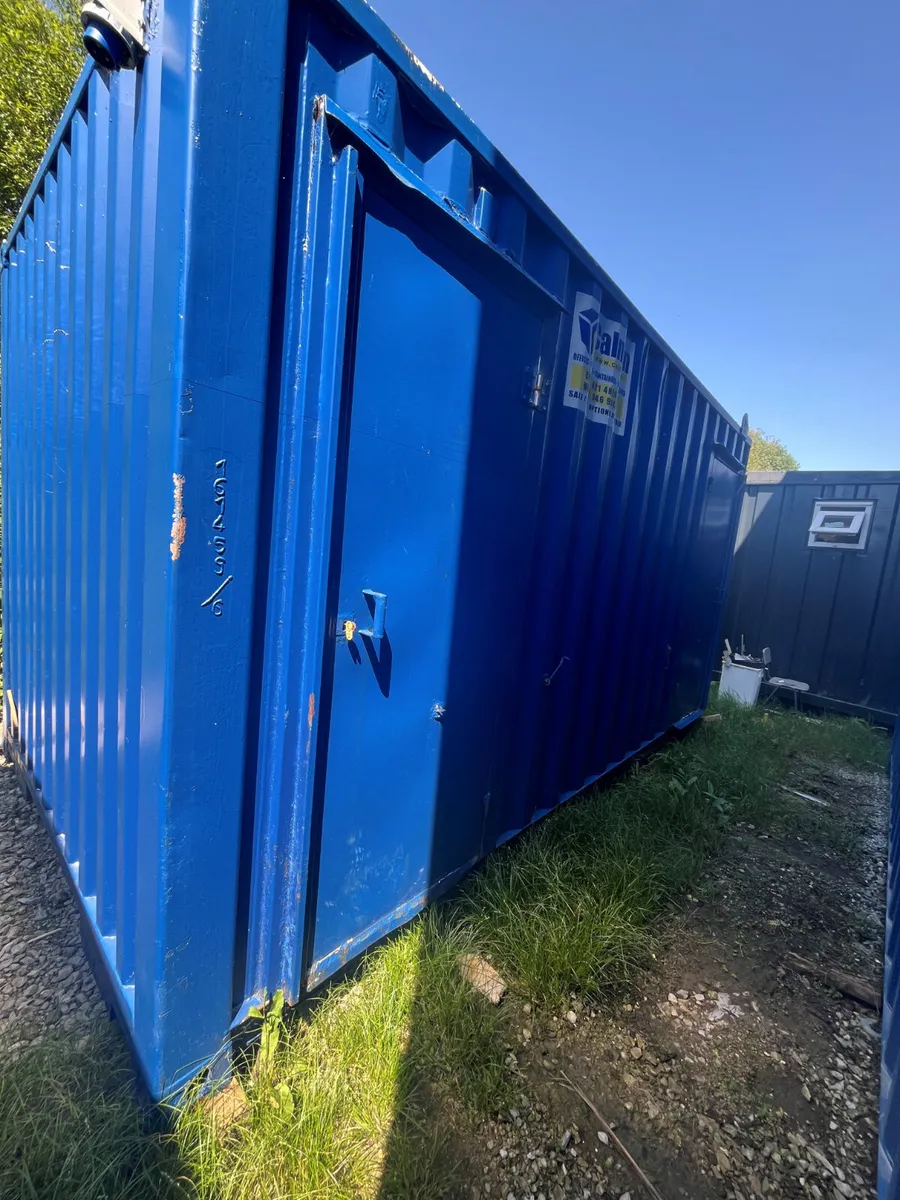 Toilet block -14x8ft - Blue -  161459-6 - Image 1