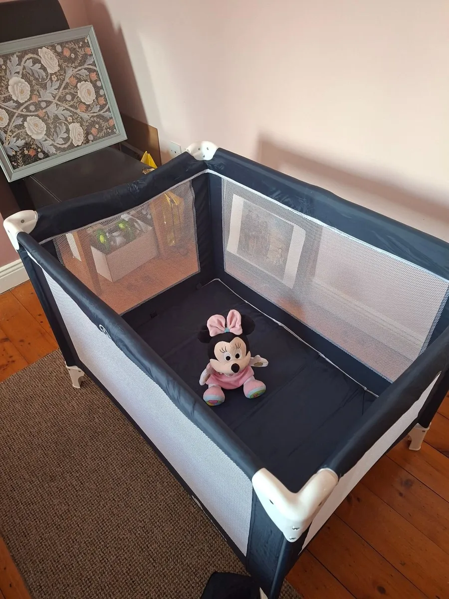 Travel cot for sale - Image 3