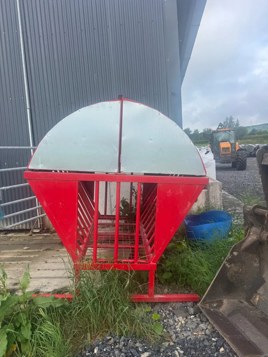 Hay feeder - Image 3