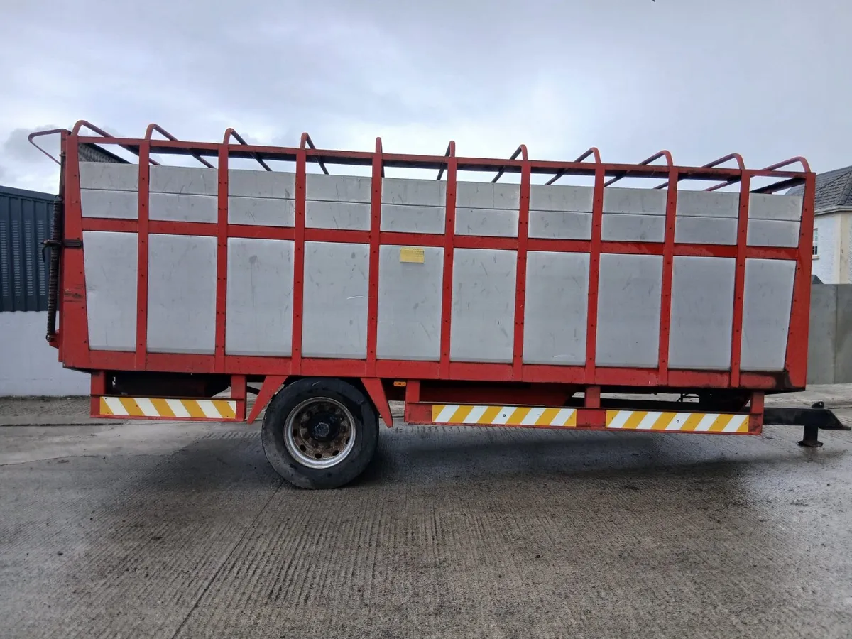 Cattle trailer - Image 1