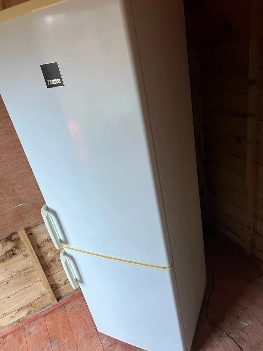Fridge freezer - Image 2