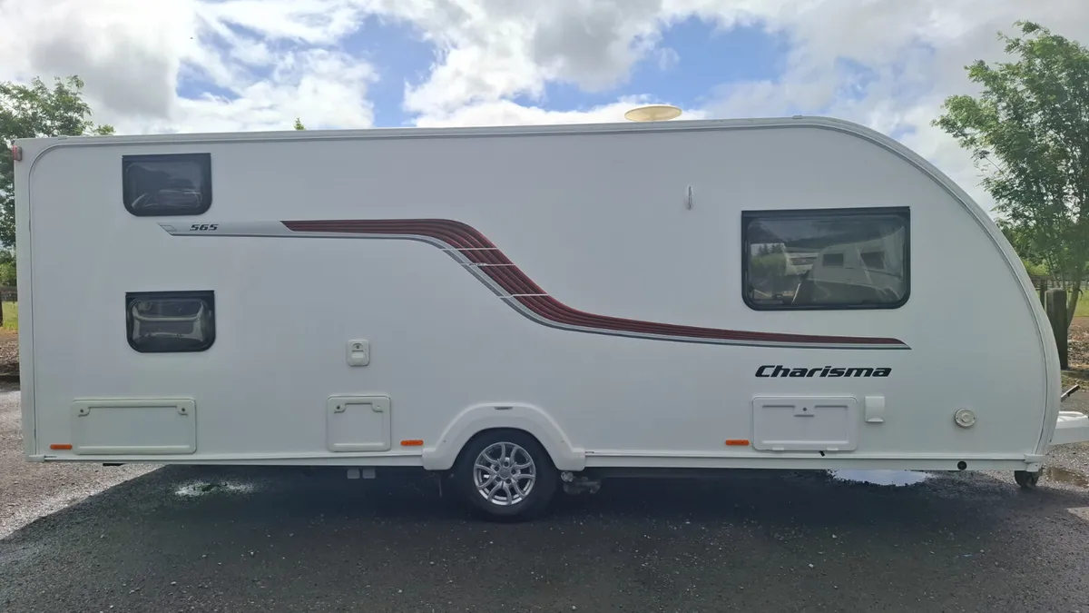 Swift Charisma 6 berth caravan - Image 3