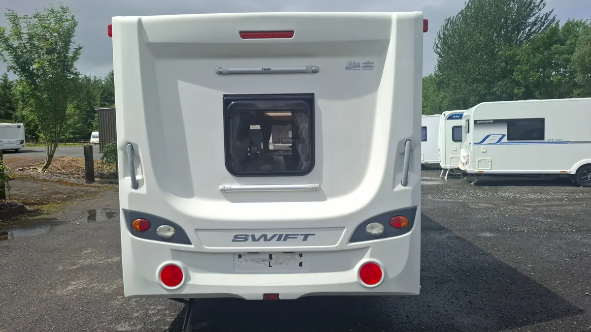 Swift Charisma 6 berth caravan - Image 4