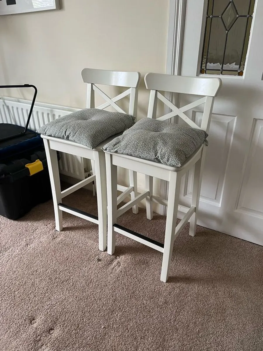 Set of 2 white Kitchen Island Chairs for sale - Image 3