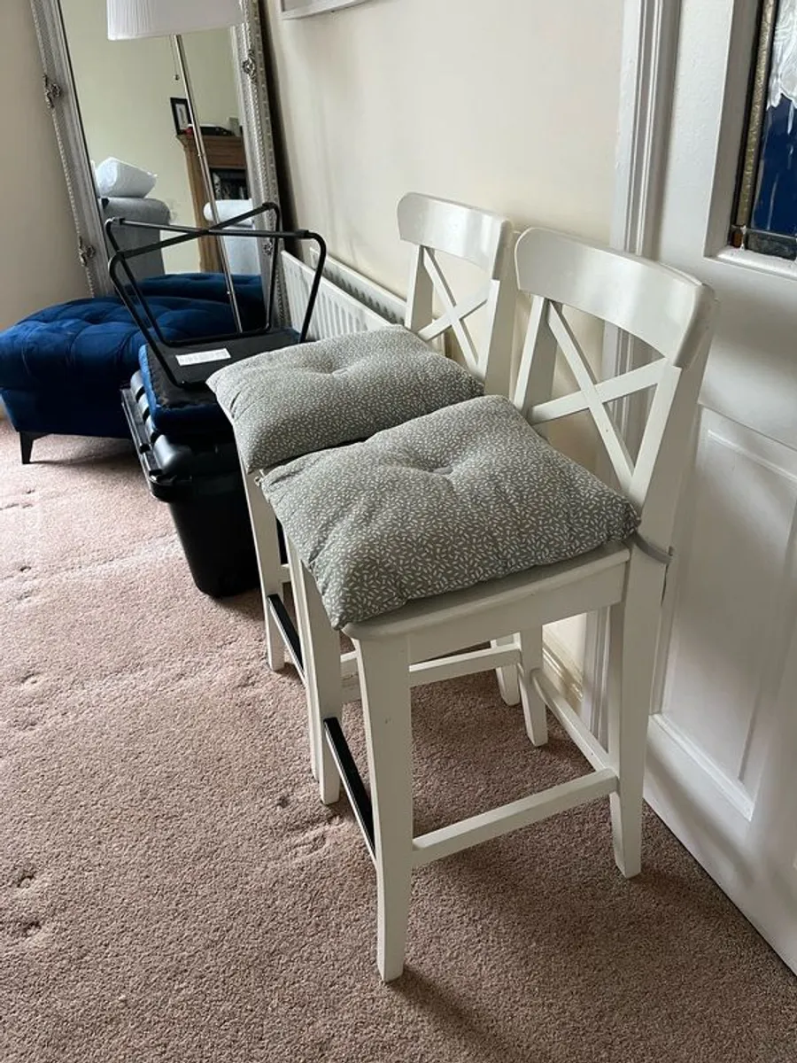 Set of 2 white Kitchen Island Chairs for sale - Image 4