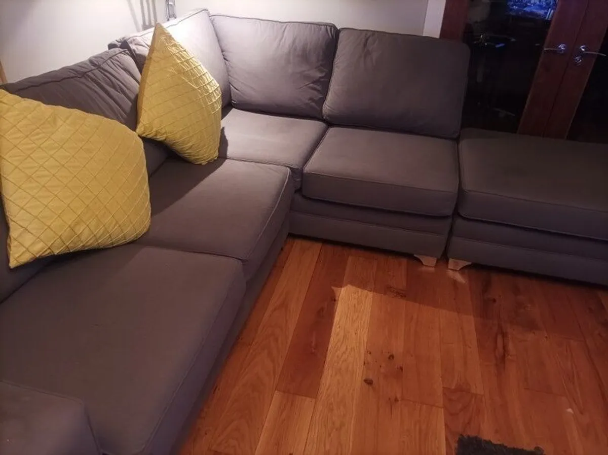 corner sofa - Image 1