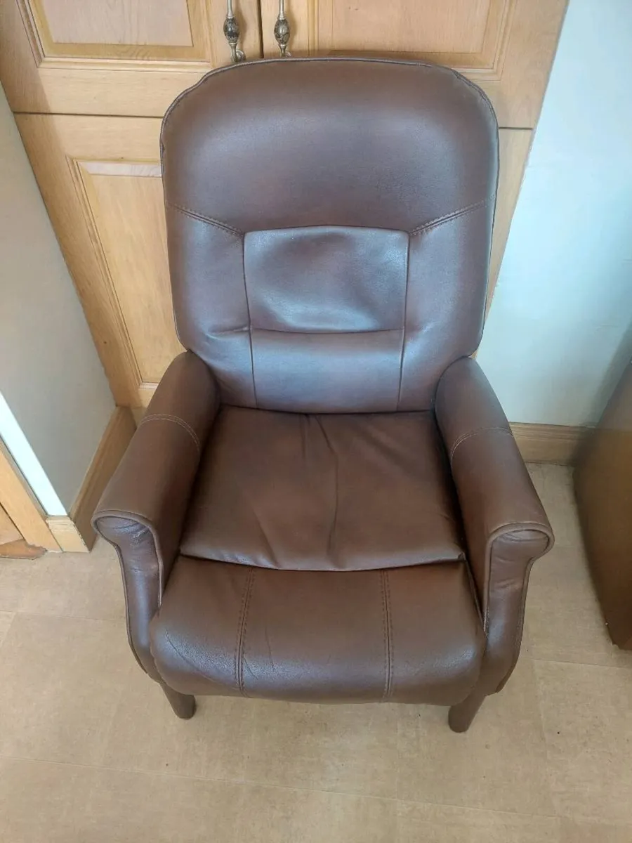 Two fireside chairs - Image 1