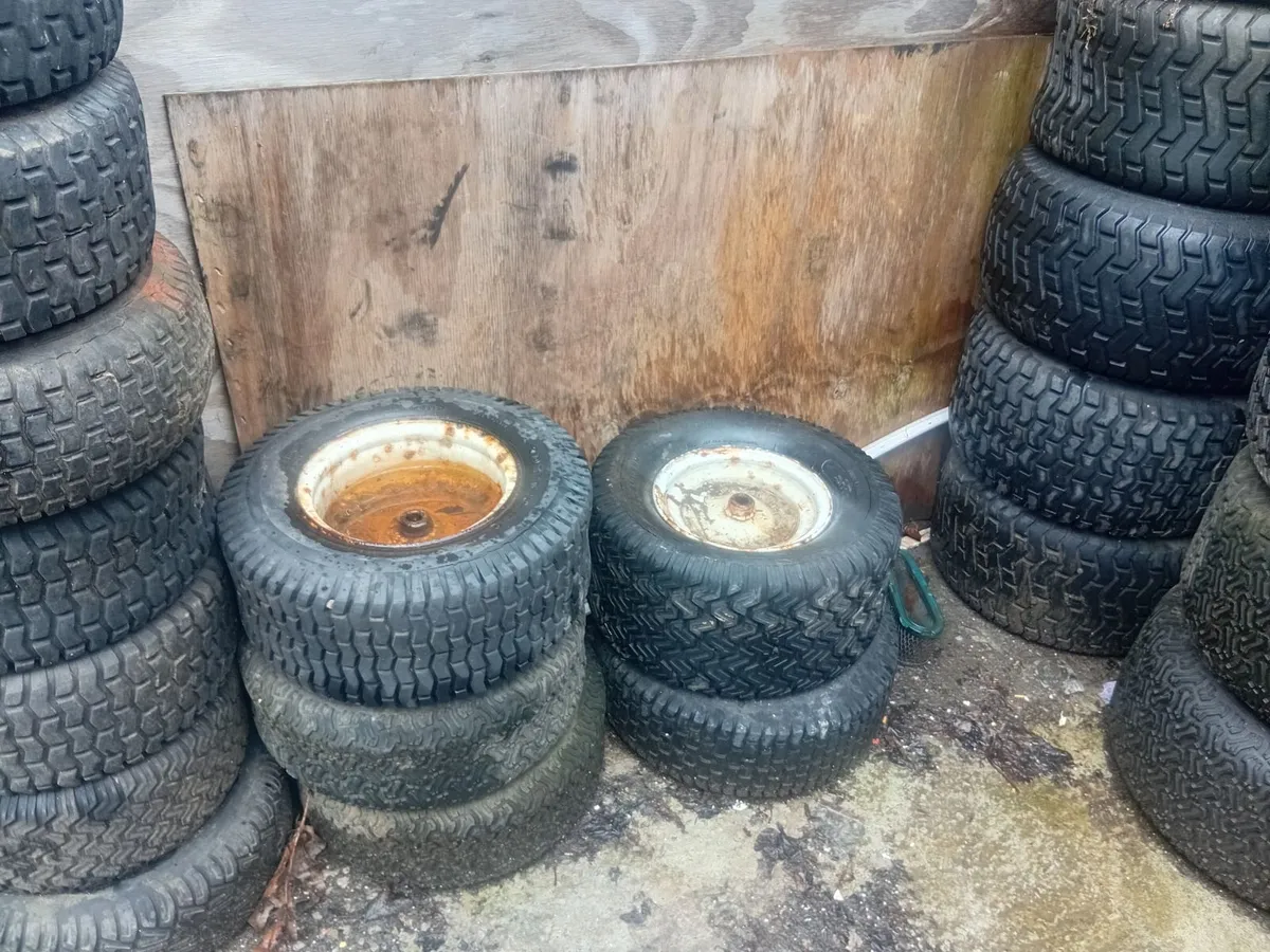 Selection of tyres and wheels available. - Image 4