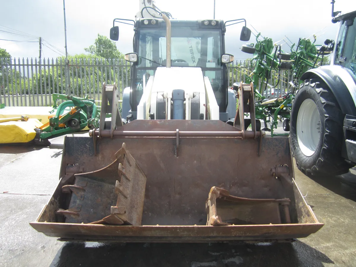 TEREK 890 TLB  5500 HRS ...MINT... - Image 2