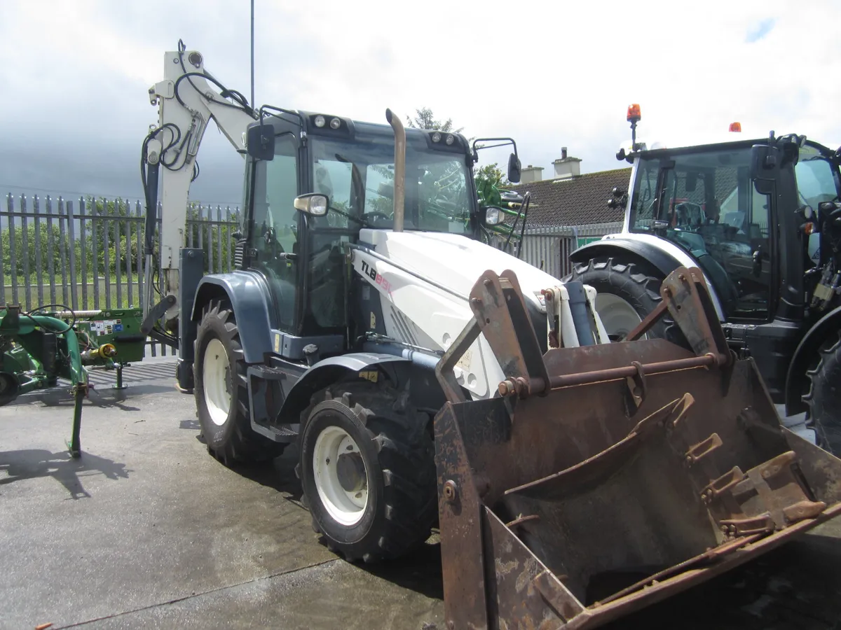 TEREK 890 TLB  5500 HRS ...MINT... - Image 1