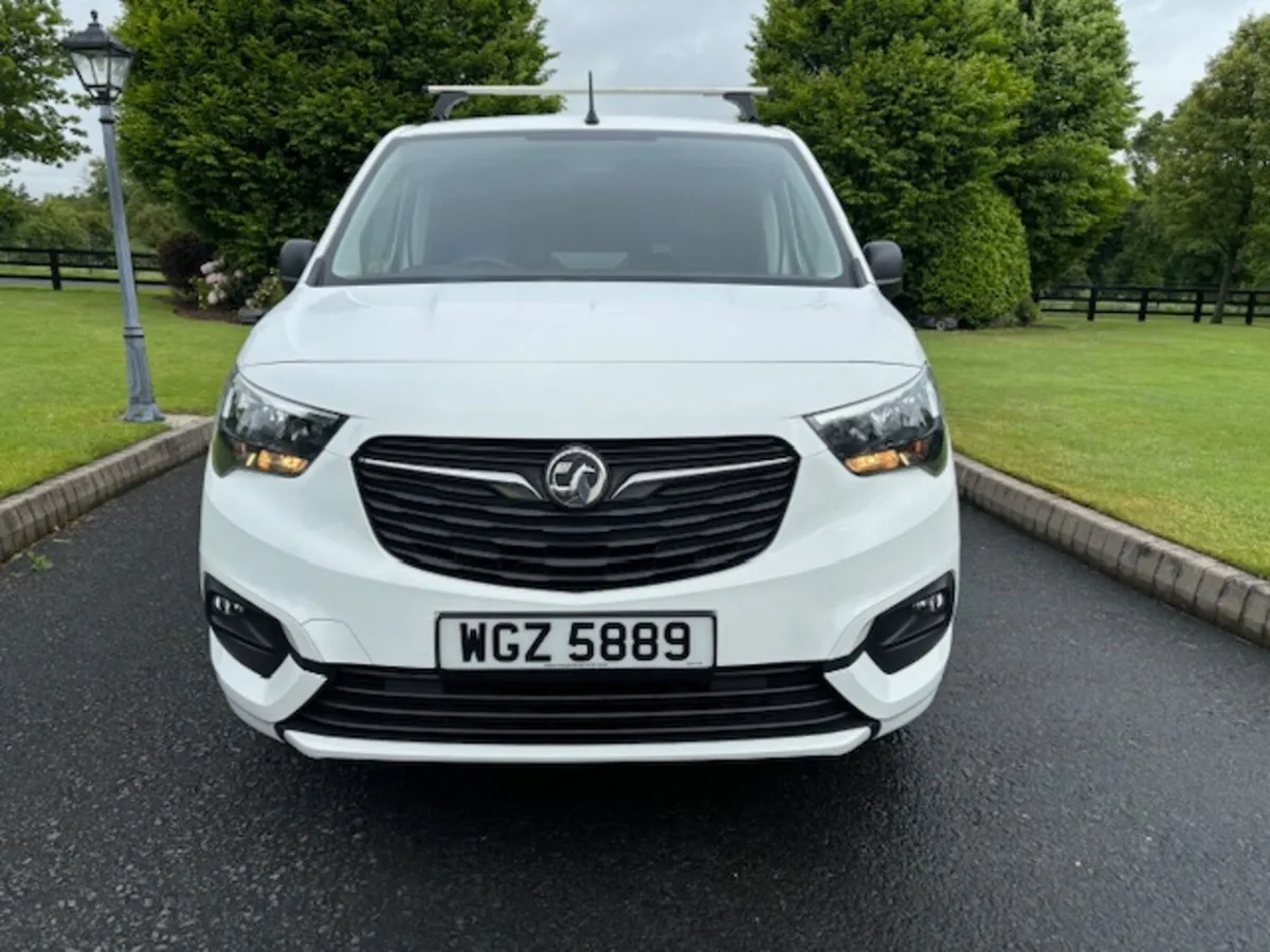 Vauxhall Combo 2022 - Image 2