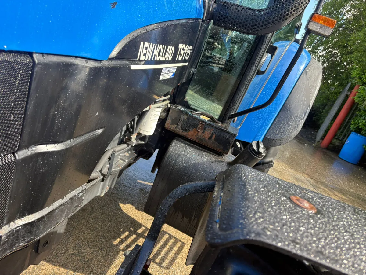 2002 NEW HOLLAND TS115 SLE SPECIAL - Image 4
