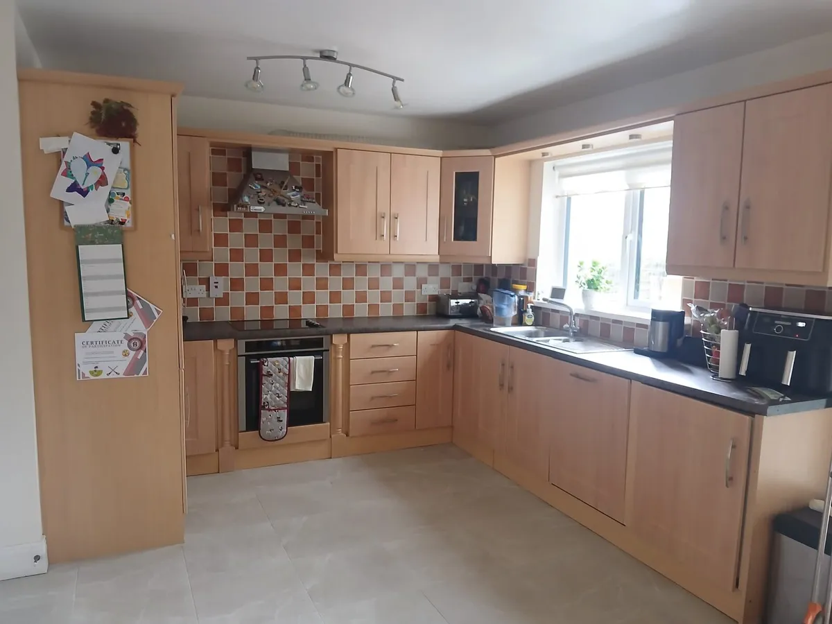 Fitted kitchen - Image 1