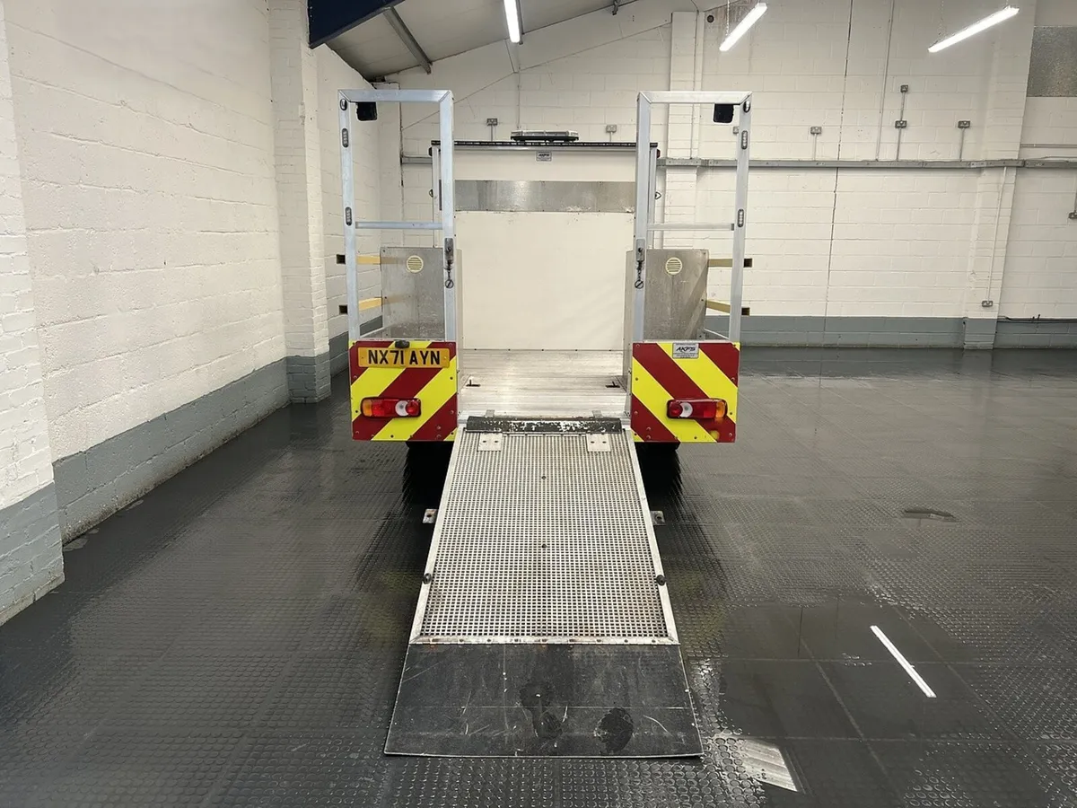 2021 Peugeot Boxer Dropside Van - Image 2