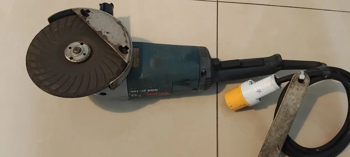 Bosch GWS 20-180 Angle Grinder 110v - Image 3