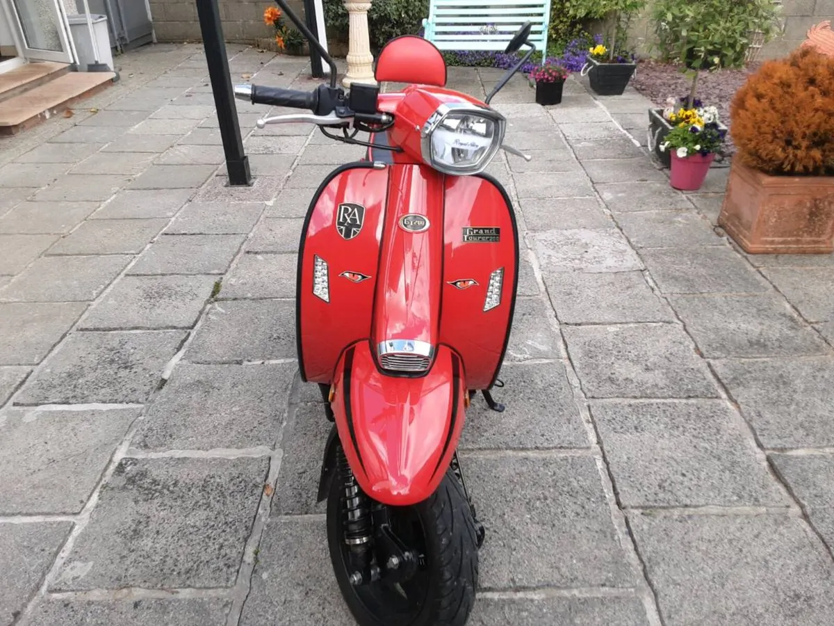 Royal alloy scooter - Image 3