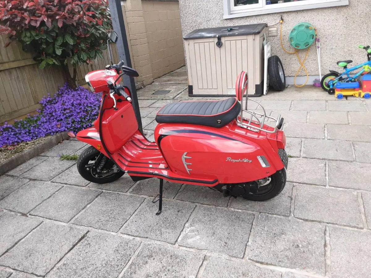 Royal alloy scooter - Image 4