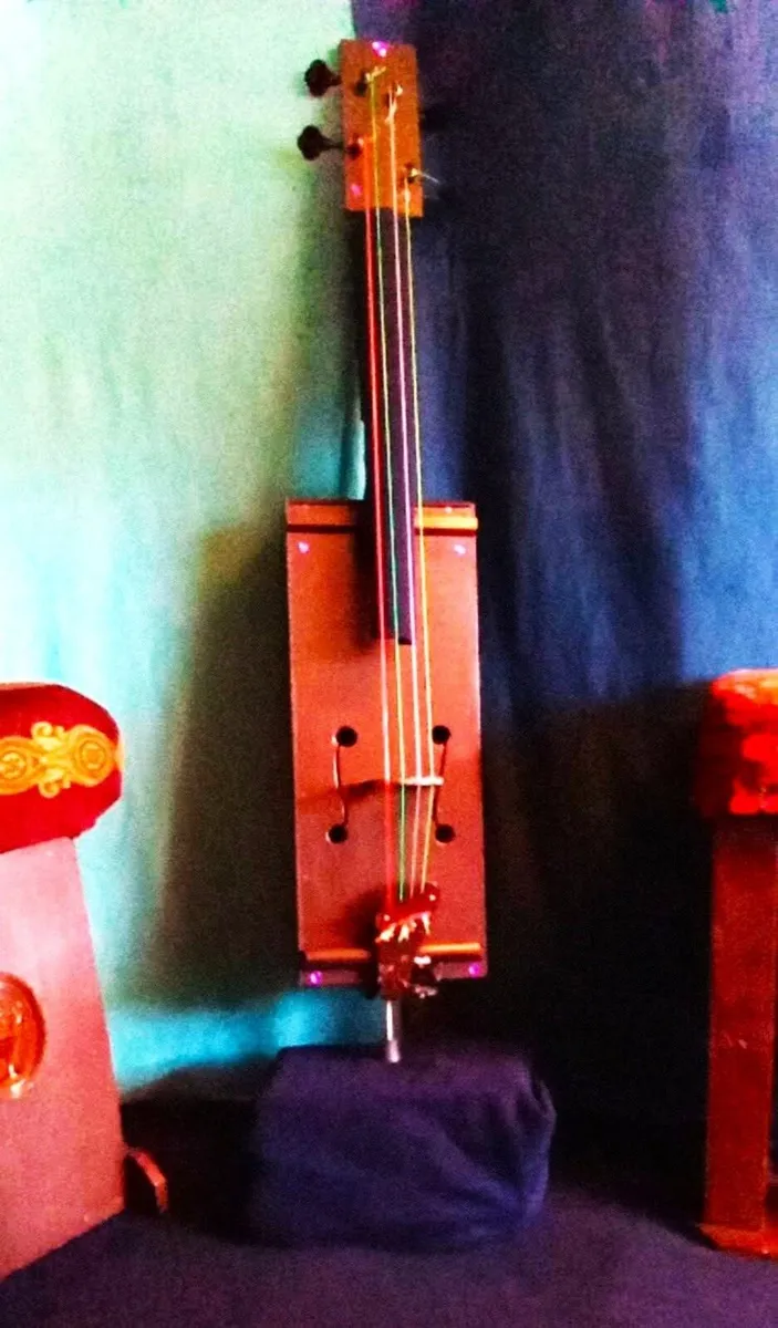 musical instrument/cello - Image 1