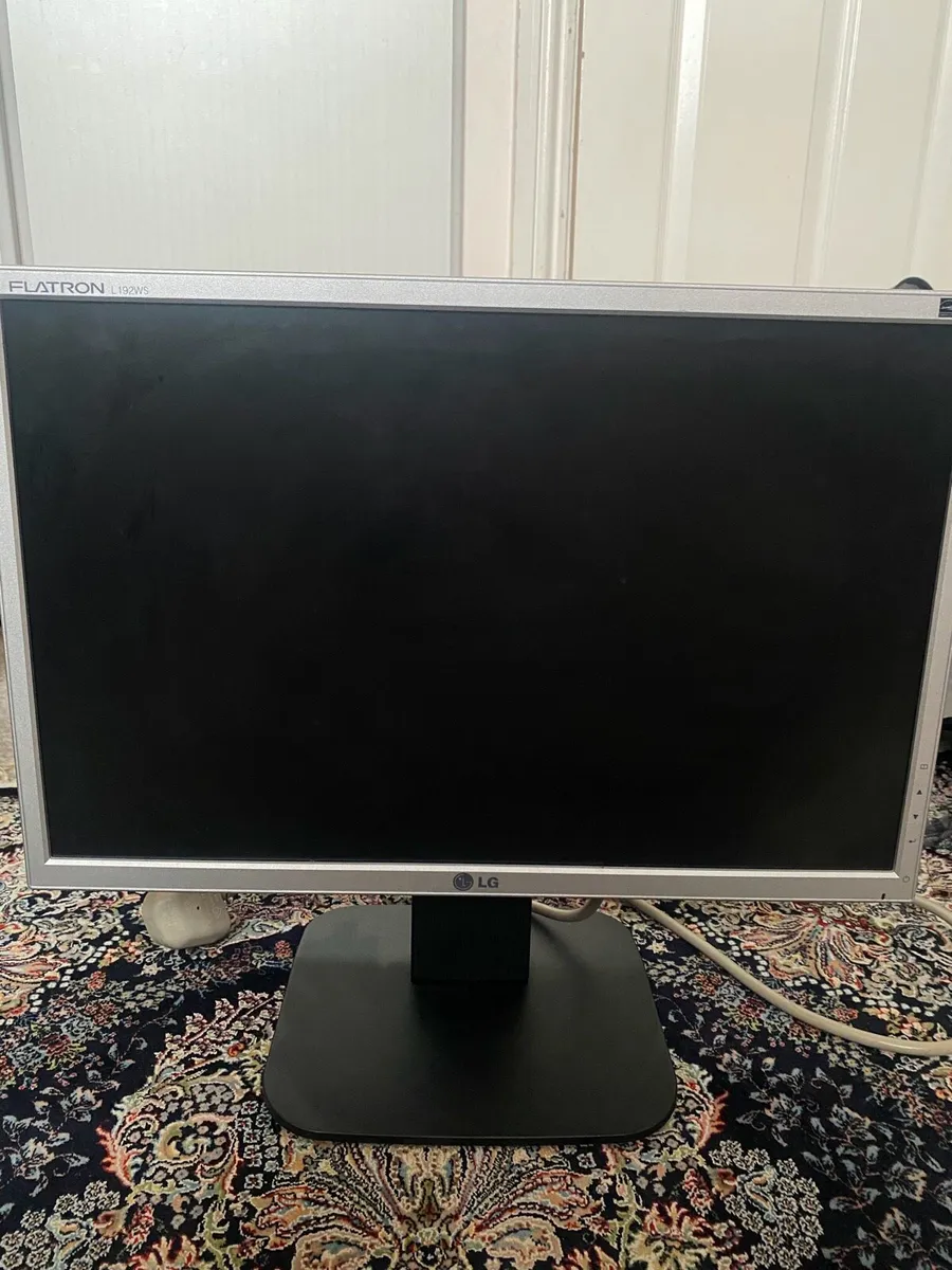 LG Flatron LCD Monitor - L192WS-SN - (19" ) - Image 1