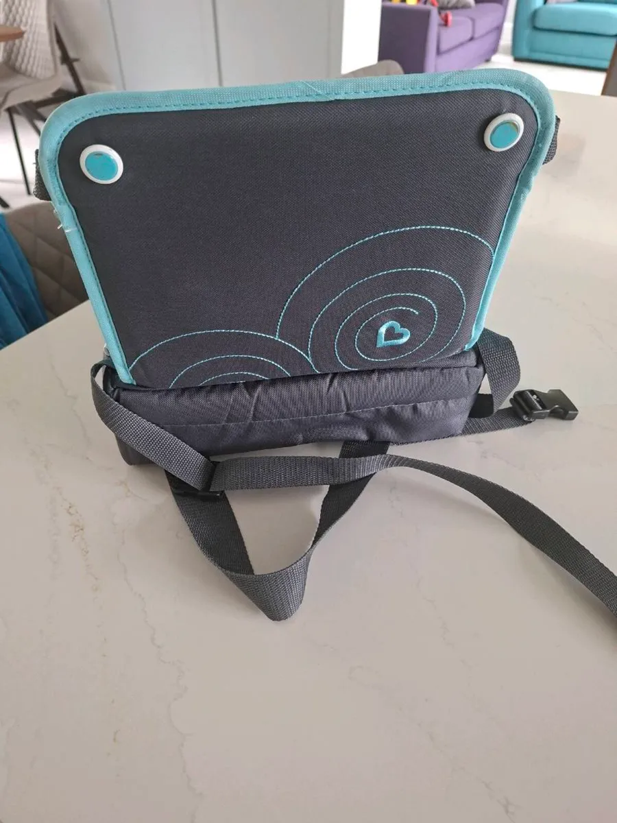 Munchkin travel booster seat - Image 4