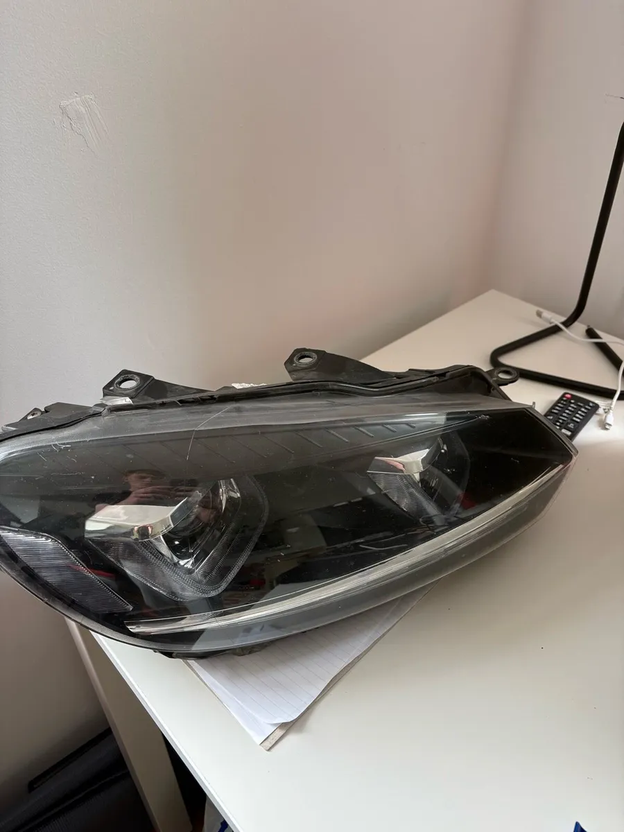 Car lights - Image 1
