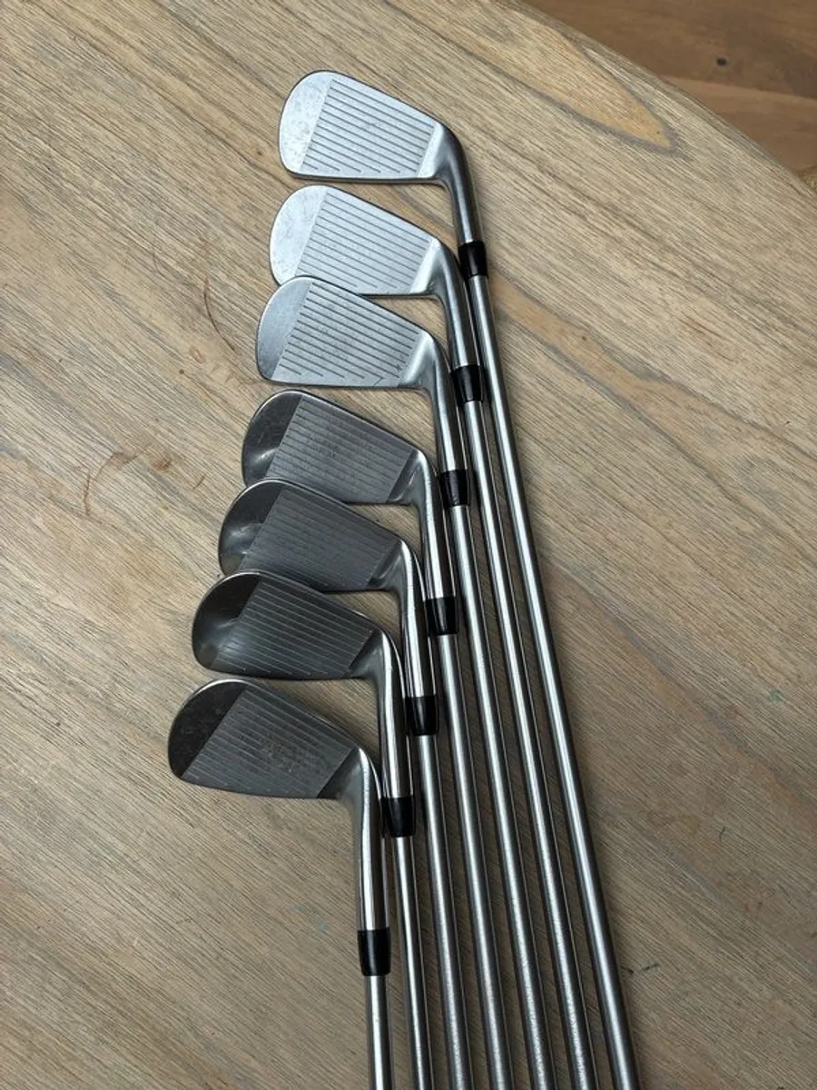 Titleist Golf left handed 718 combo Irons 4-Pw - Image 4