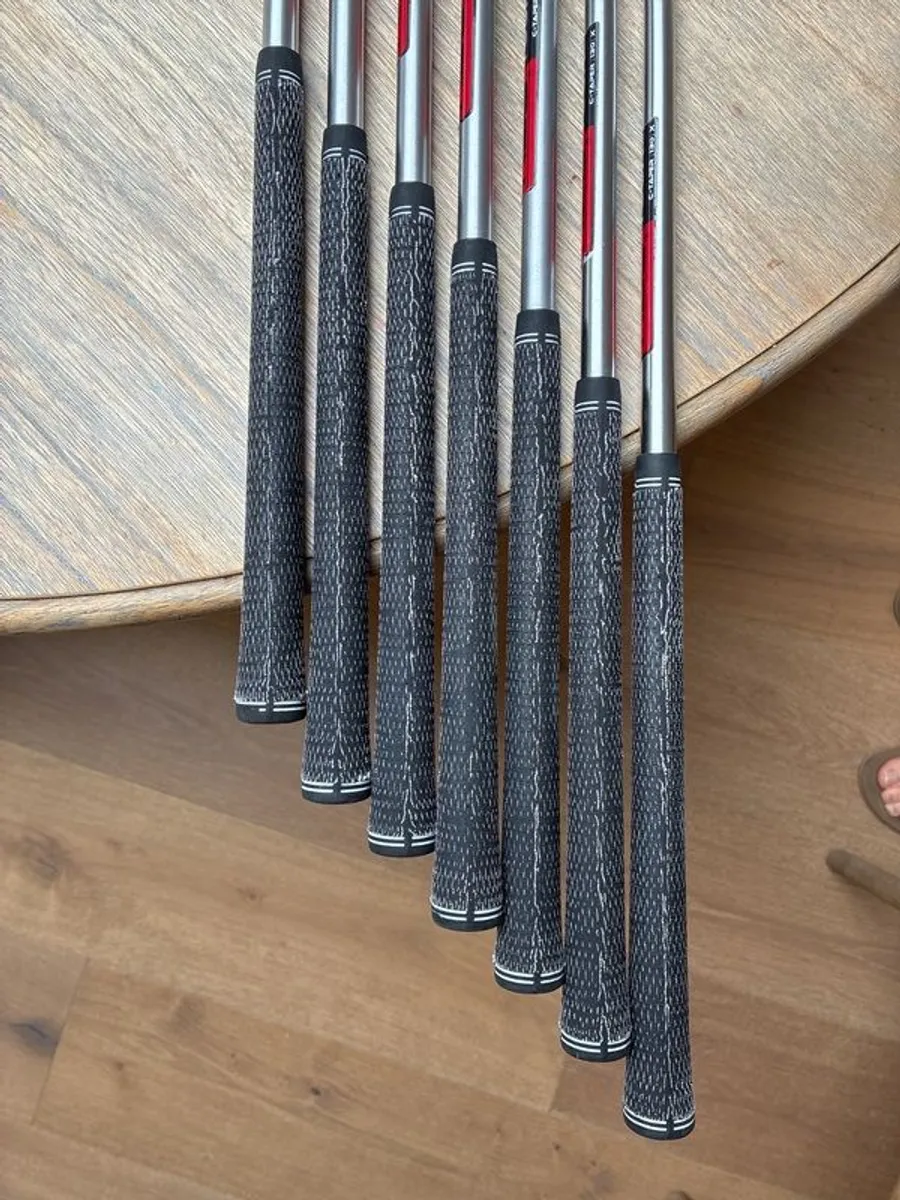 Titleist Golf left handed 718 combo Irons 4-Pw - Image 3