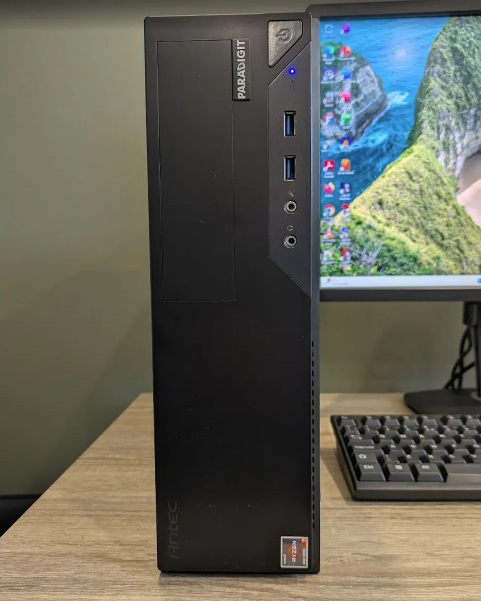 AMD Ryzen 3 4300G 16GB RAM Win 11 24" LCD WIFI - Image 1