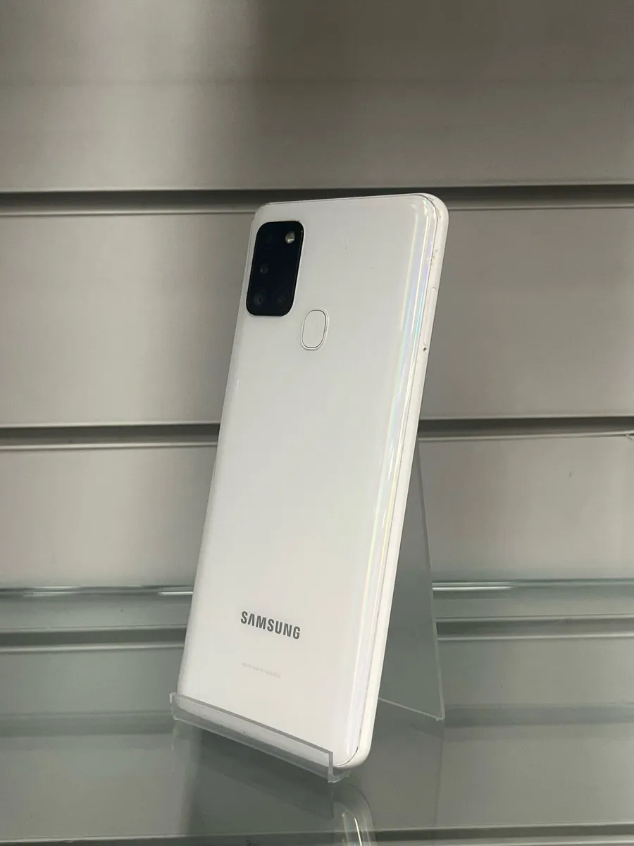 Samsung Galaxy 21 - Image 1