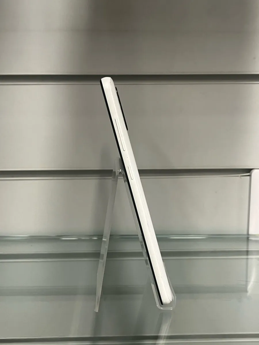Samsung Galaxy 21 - Image 4