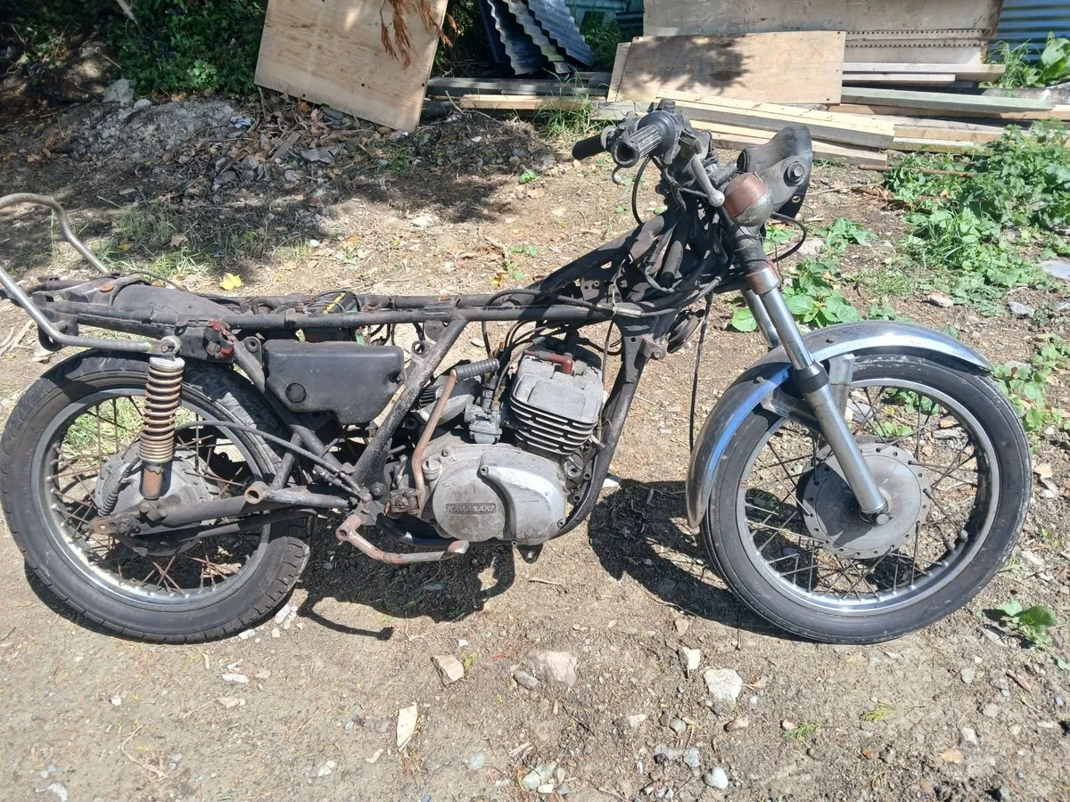 Kawasaki s1 250 triple - Image 2