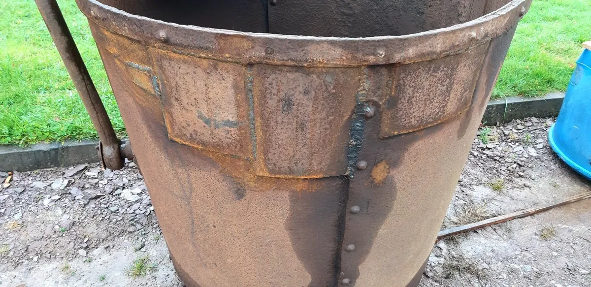Large riveted kibble - Image 2