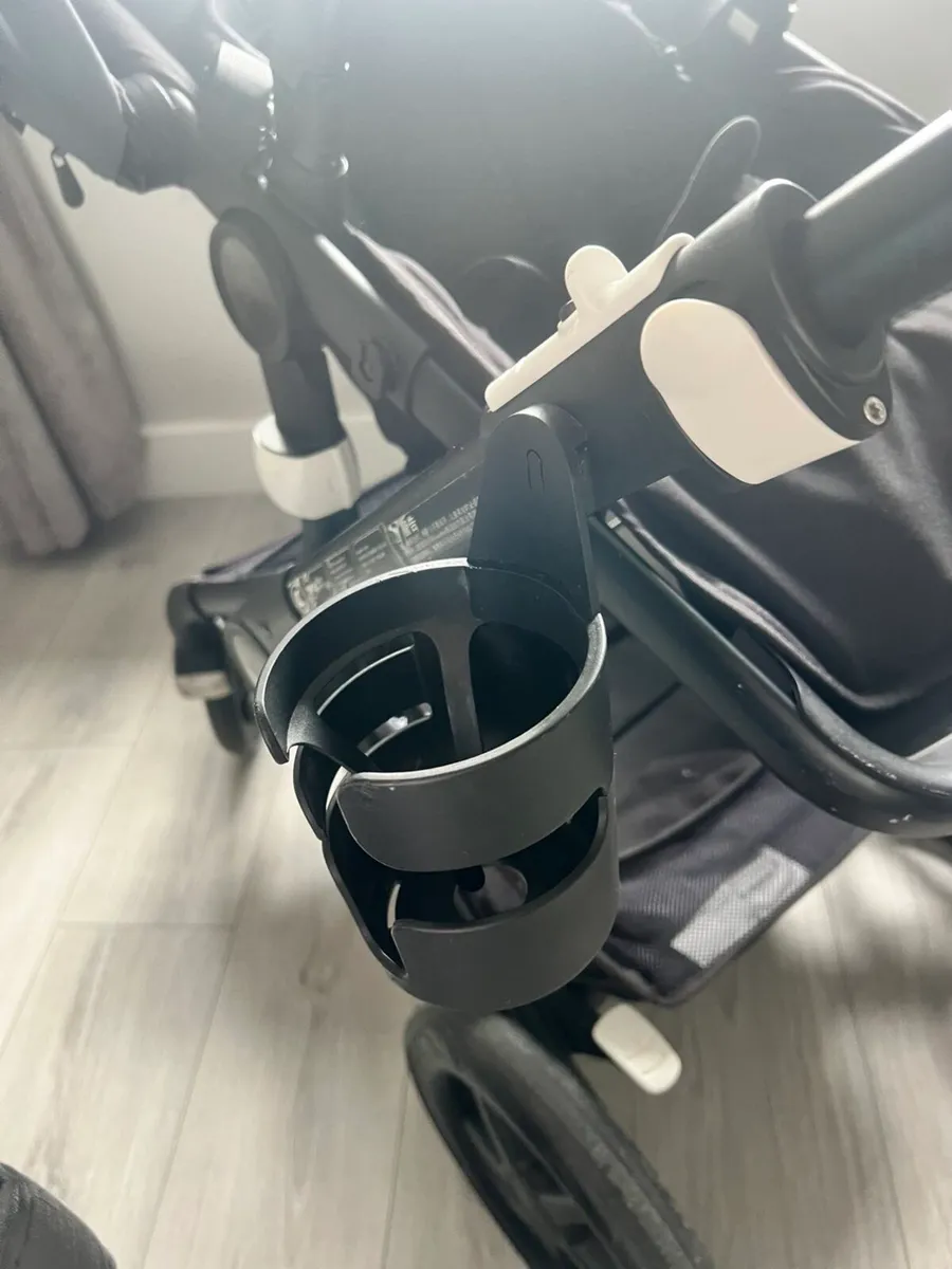 !Basically NEW ! Bugaboo fox 3 Buggy - Image 2