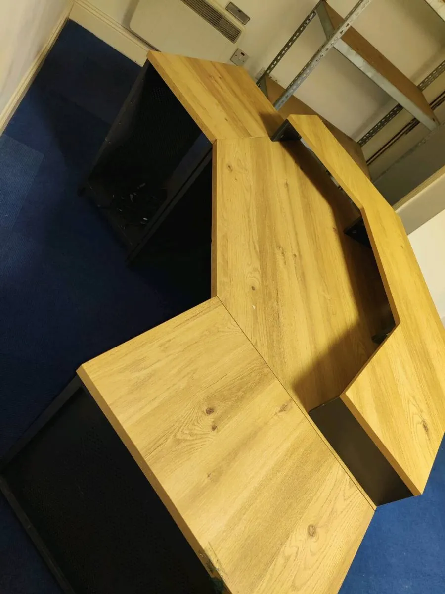 Beautiful reception/Office Desk - Image 2
