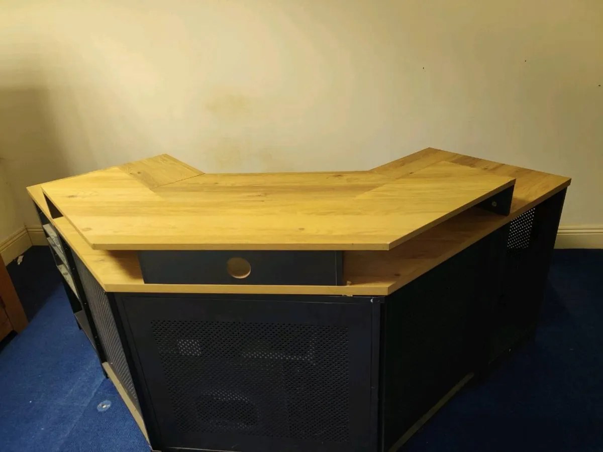 Beautiful reception/Office Desk - Image 4