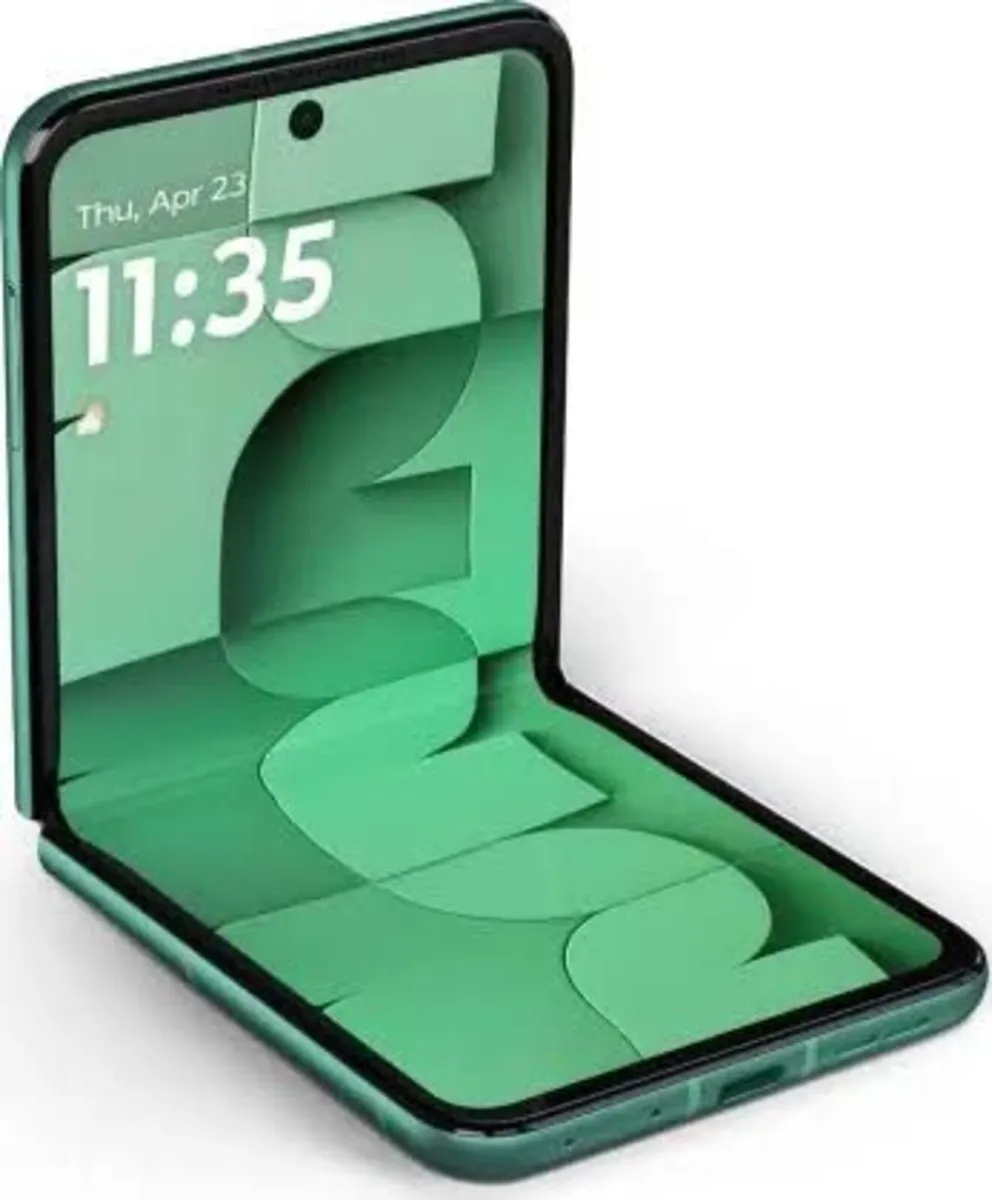 Motorola Razr 2026 Fifa World Cup Edition - Image 4