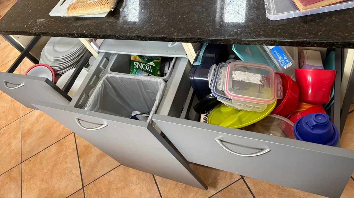 Kitchen units and island - Image 3
