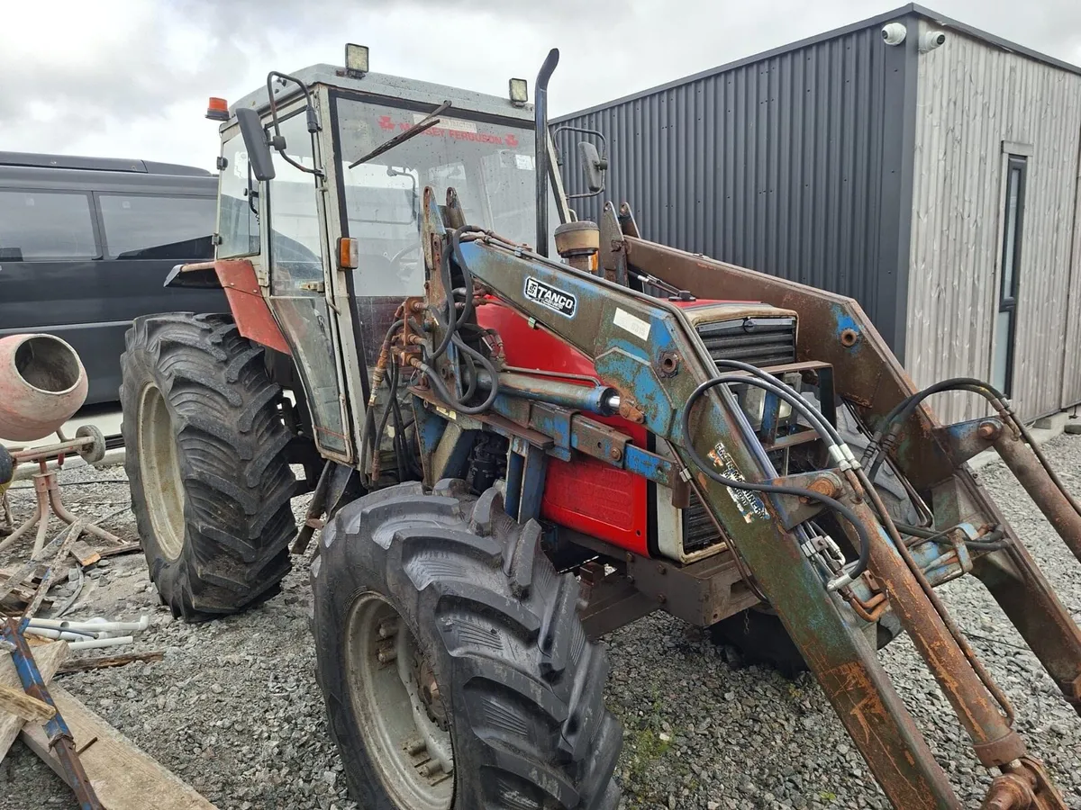 Massey 390 - Image 1