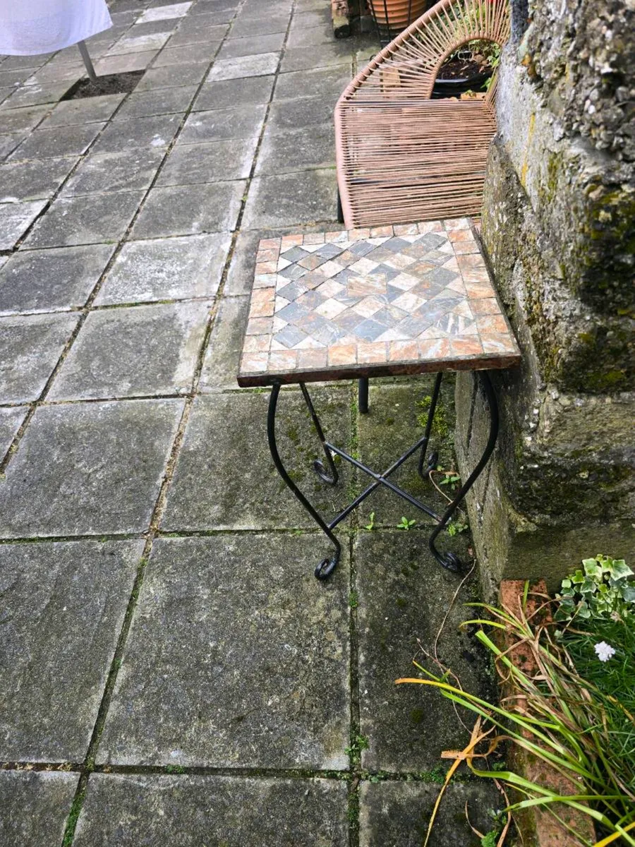 4 small garden tables - Image 3