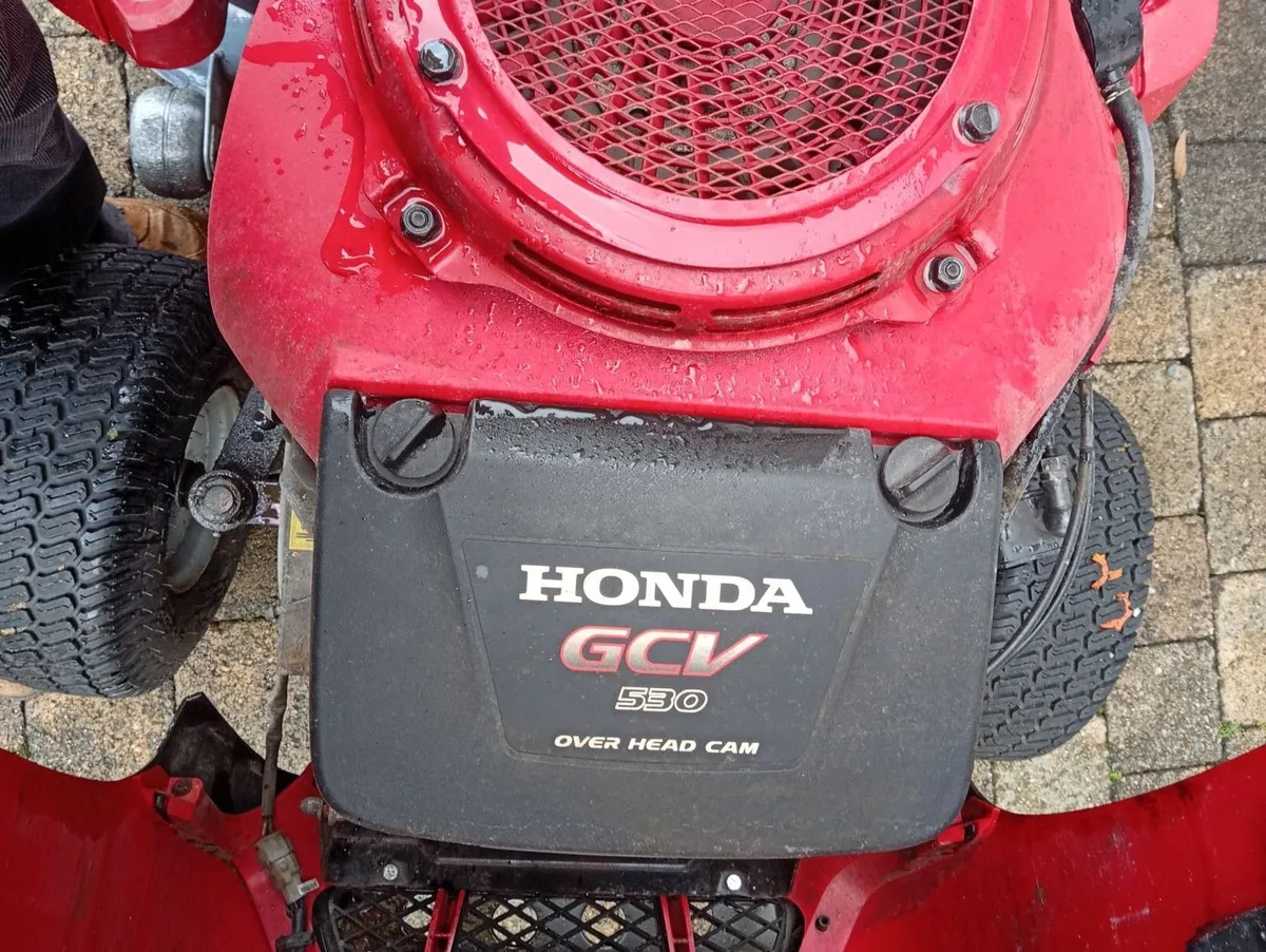 Honda ride on lawnmower - Image 3