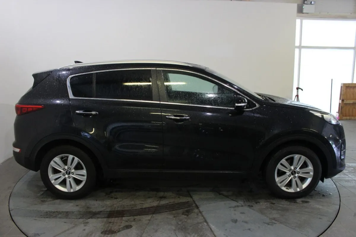 Kia Sportage 1.7 D COMMERCIAL - ALL BIDS ARE PLUS - Image 3